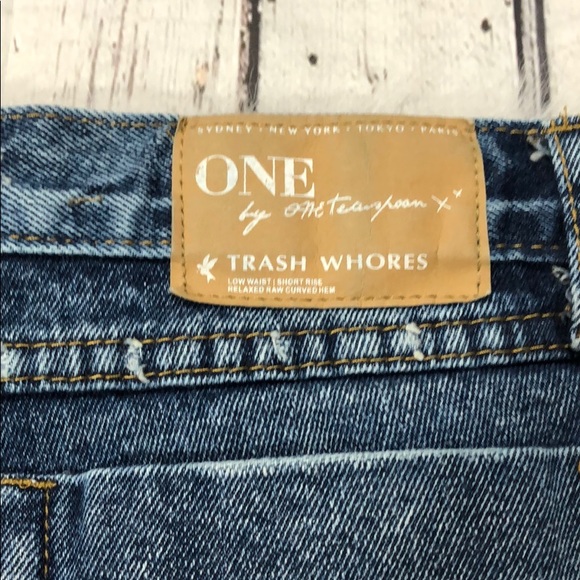 One Teaspoon Trash Whores Distressed Jean Shorts - Picture 7 of 10